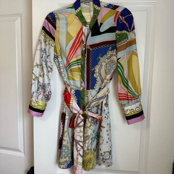 Printed Zara, button down, long sleeve, tie belt s beautiful dress. Xs - Picture 4 of 6